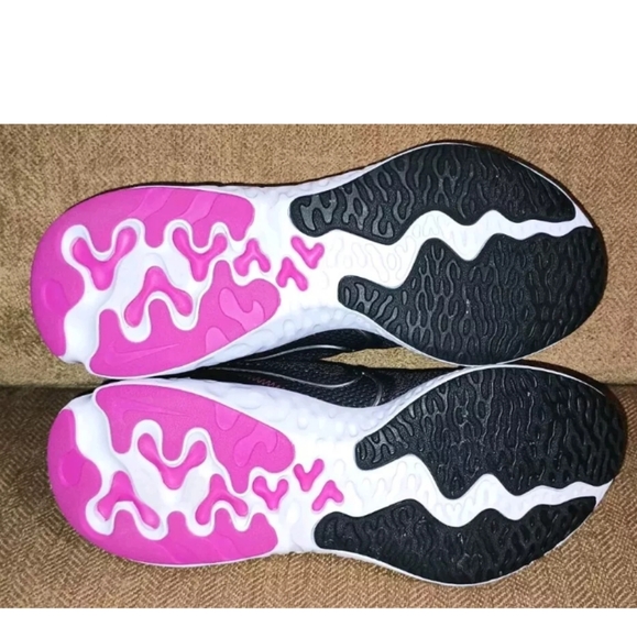 Nike Renew Run 9 US Women's Black/Pink CK6360-004 Running Pleasure Shoes Mint - Picture 11 of 12